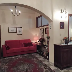 Fra Il Duomo E La Sinagoga Italia