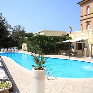 ambienthotels-villa-adriatica.emilia-romagnahotels.net/