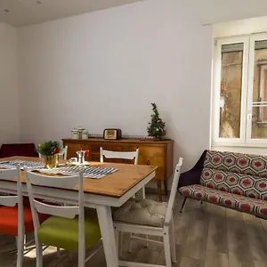 Alojamento de Acomodação e Pequeno-almoço Giu Al Centro